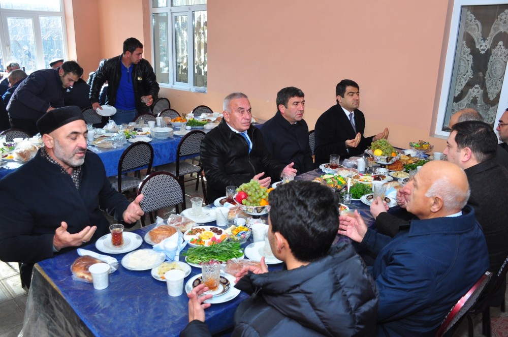 Qocaman şair Qurban Həmidoğlu ilə vida mərasimində icra başçısı da iştirak edib